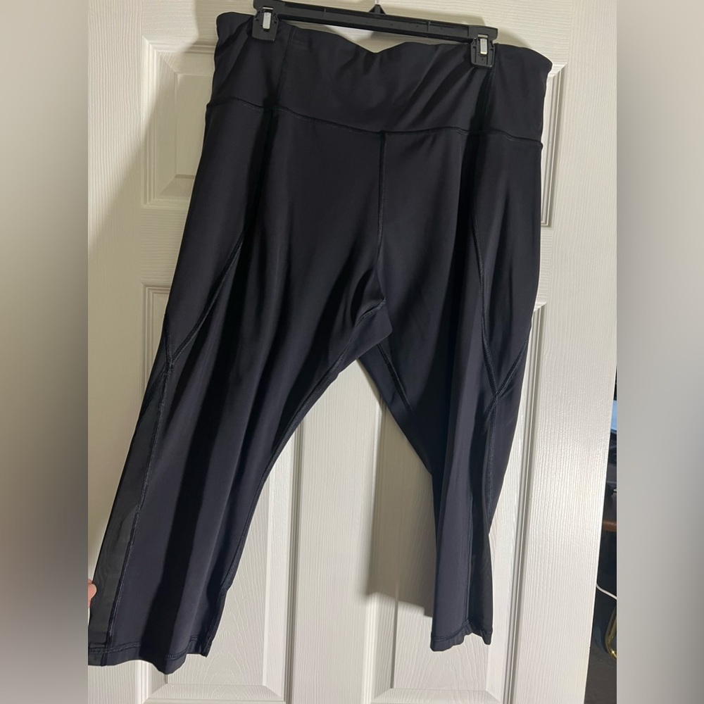 Athleta Black lightning capri 2x